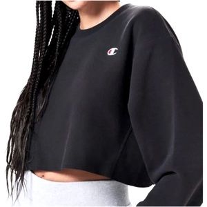 Cropped navy Champion reverse weave sweatshirt -size small -like new -worn once